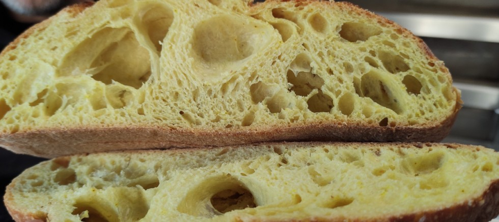 Şeker hastaları için zerdeçallı ekmek üretti