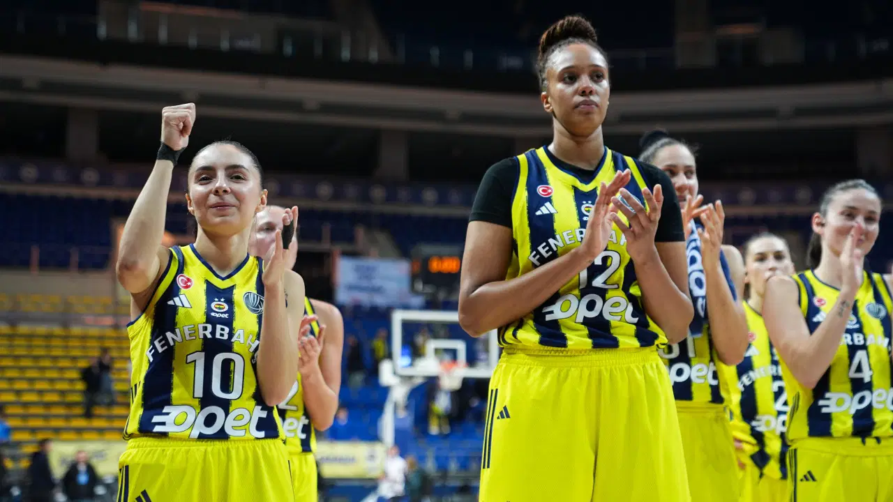 Fenerbahçe Opet, EuroLeague'de liderliği garantiledi!