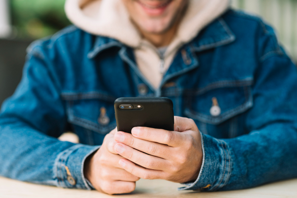 Uzmanlardan net mesaj: Boyun ağrısında tek sorumlu telefon değil