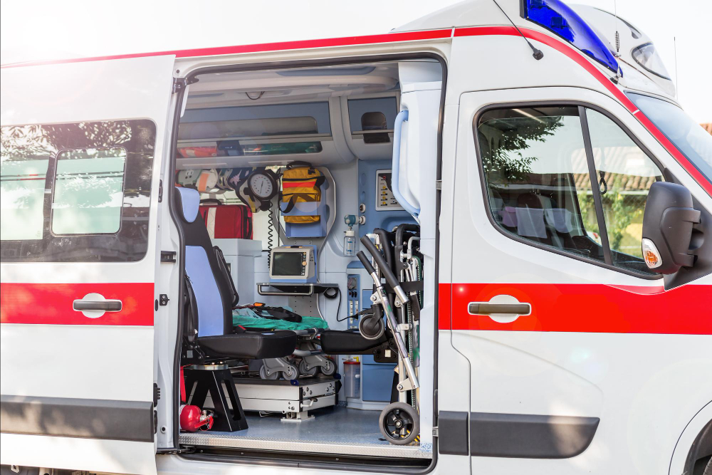 Ambulans sürücüleri zorlu parkurlarda eğitiliyor