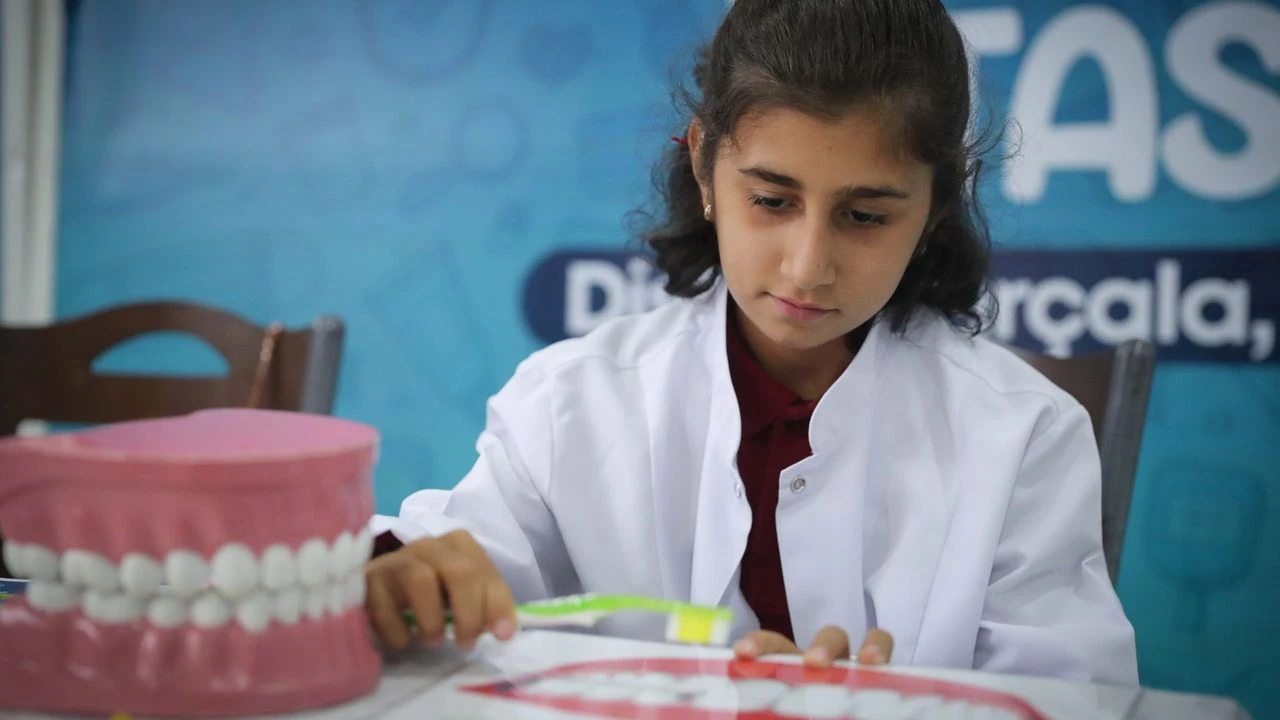 Başkentte işitme engelli öğrenciler “sağlık elçisi” oldu